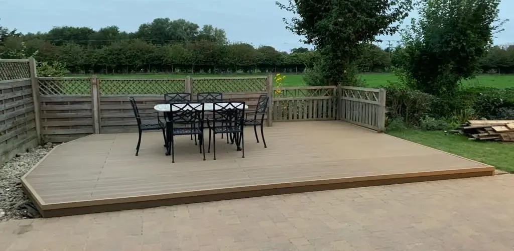 Comisitie Decking In Harston